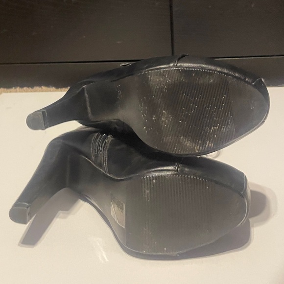 Deb High Heel Buckle Booties Gothic - Picture 4 of 4